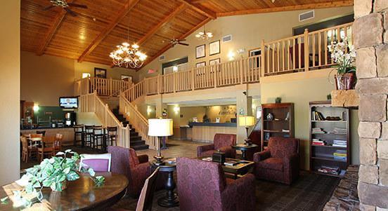 Отель AmericInn Lodge & Suites Saugatuck - Douglas