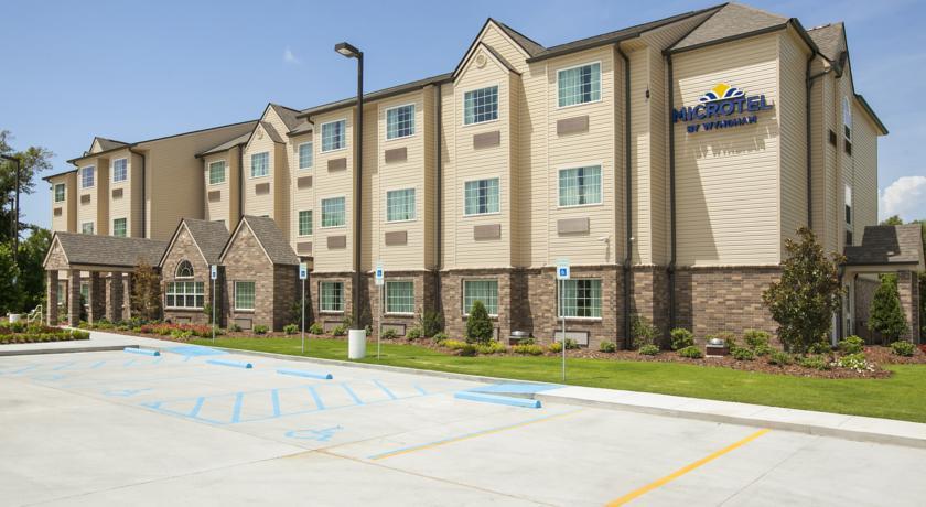 Отель Microtel Inn & Suites Belle Chasse