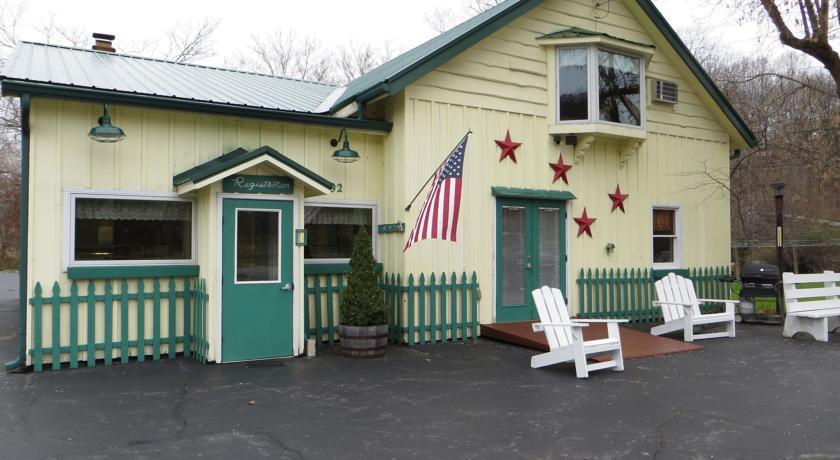 Отель Green Valley Motor Lodge