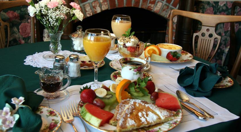 Мини-отель Grey Gables Bed and Breakfast Inn