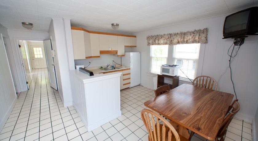 Отель Beach Gardens Motel