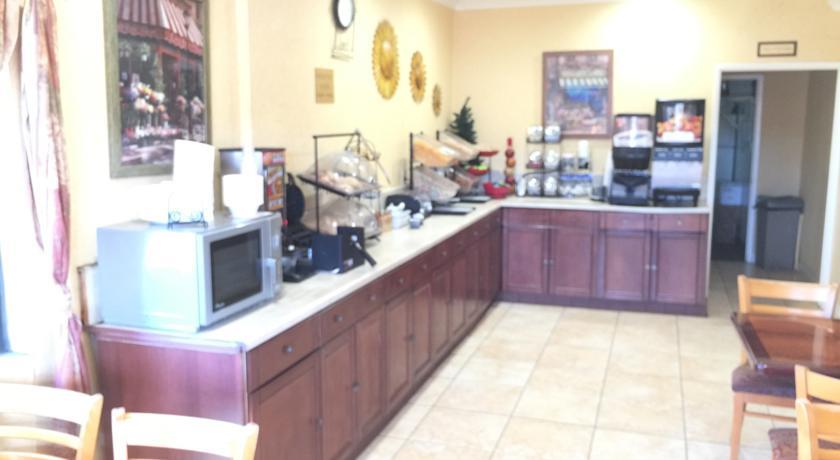 Отель Ramada Poway