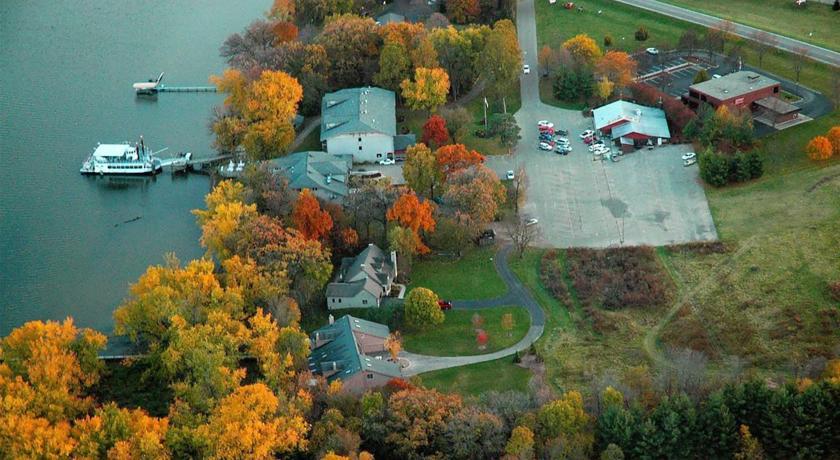 Отель Paddle Wheel Inn