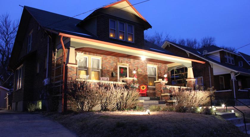 Мини-отель DeBourge Guesthouse