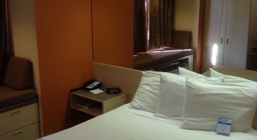 Отель Microtel Inn & Suites