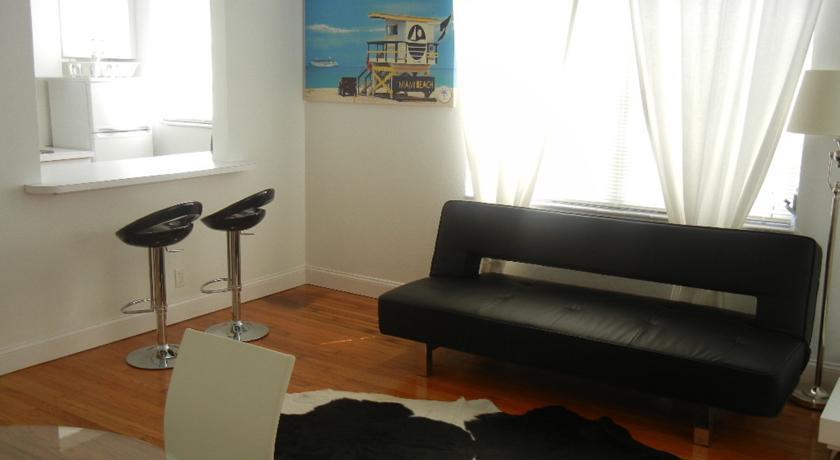 1021 Euclid Apartment