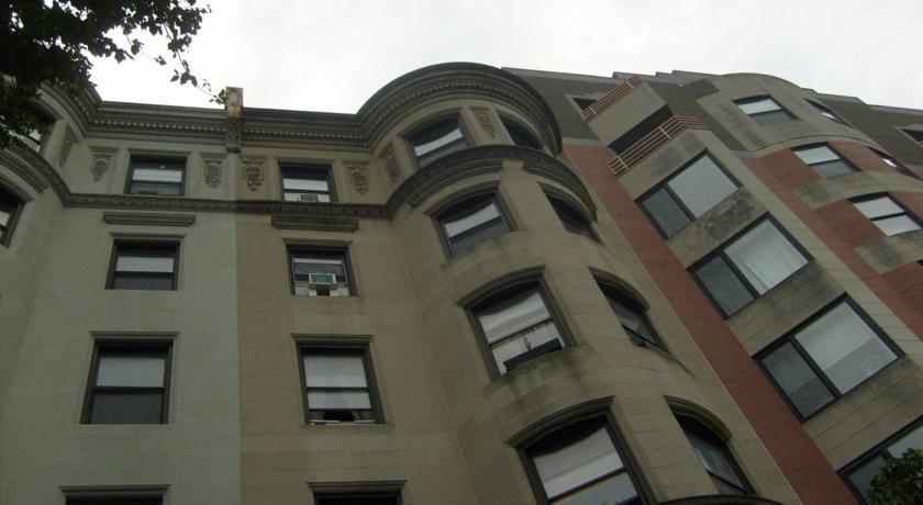 Carlyle 5th Floor Back Bay Apartment by Spare Suite