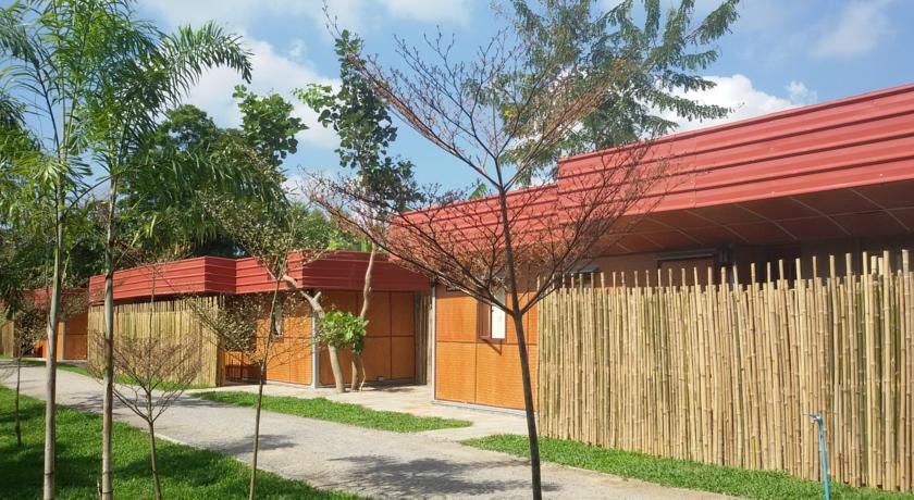 Отель Rachaherb Gardens Resort