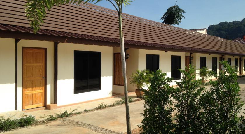 3 Bees Resort