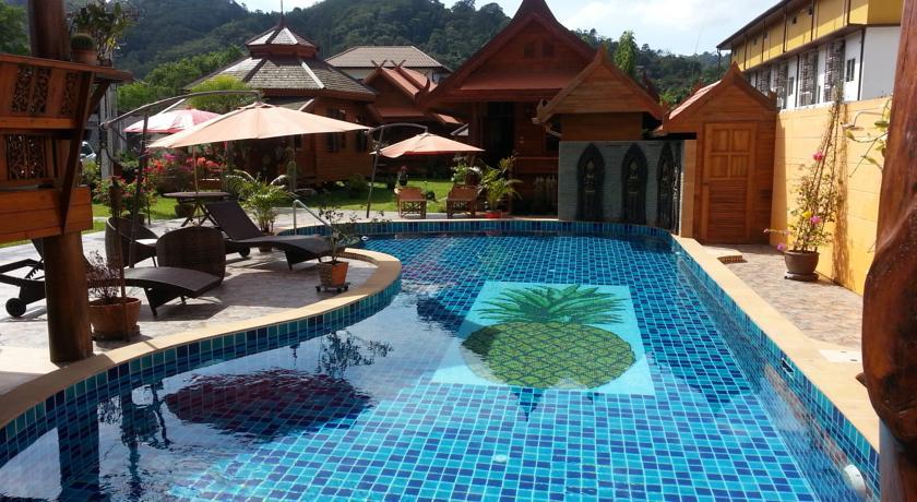 Отель Golden Teak Resort Baan Sapparot