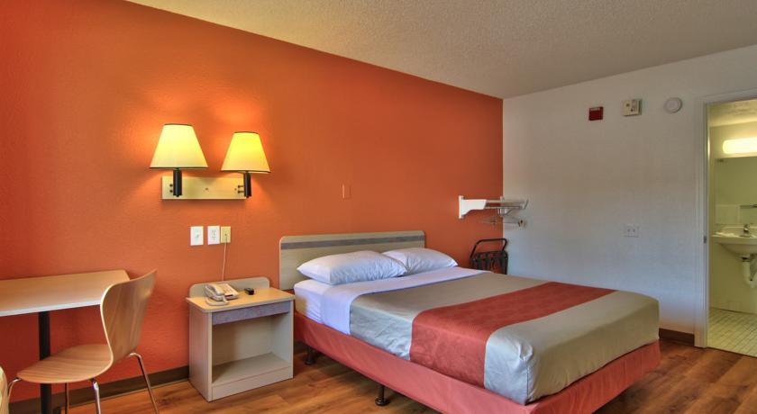 Отель Motel 6 Sacramento West