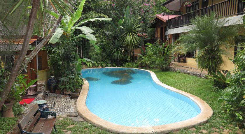 Отель Little Eden Guesthouse
