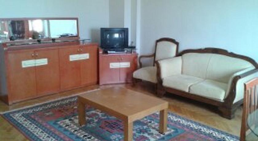 Апартаменты Saw Airport Flats