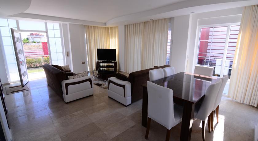 Happyland Villa