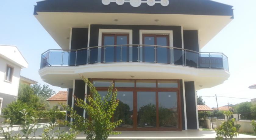 Ayvalık Çamlık Villaları