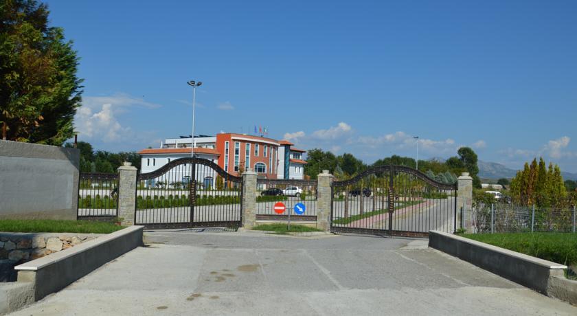 Отель Gardenland Resort