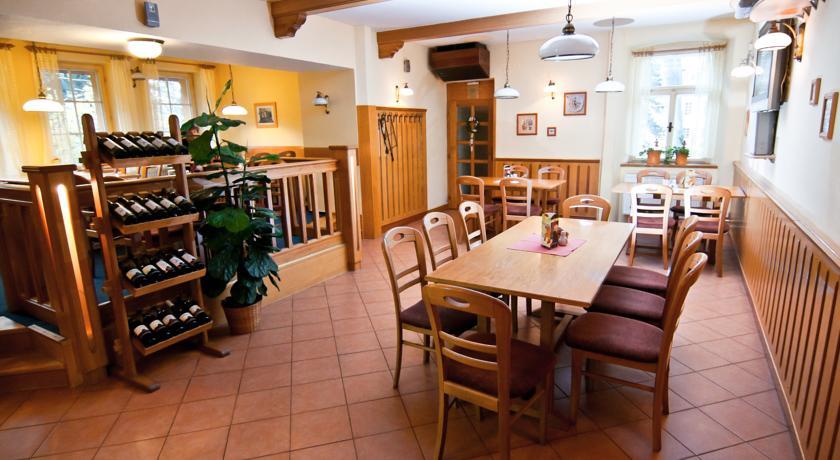 Отель Hotel Praha Potštejn