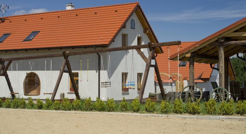 Отель Apartmány Agroklubu na Radosti