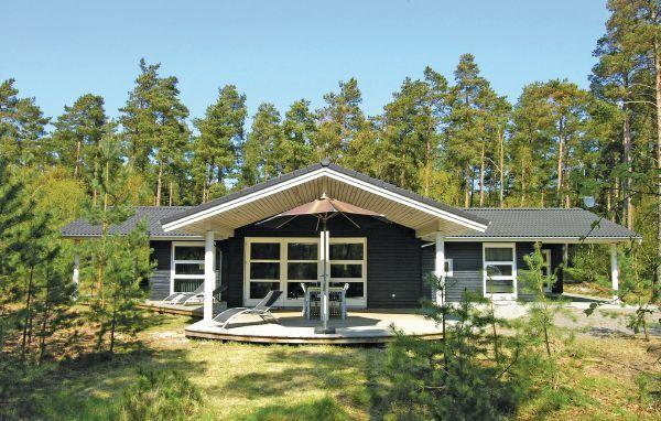 Апартаменты Holiday home Aspesgårdsskoven Aakirkeby IV