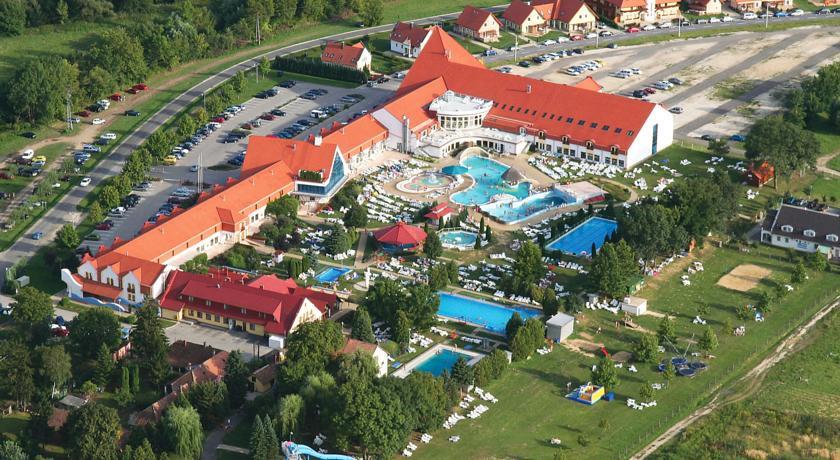 Вилла Two-Bedroom Villa Kehidakustány 4