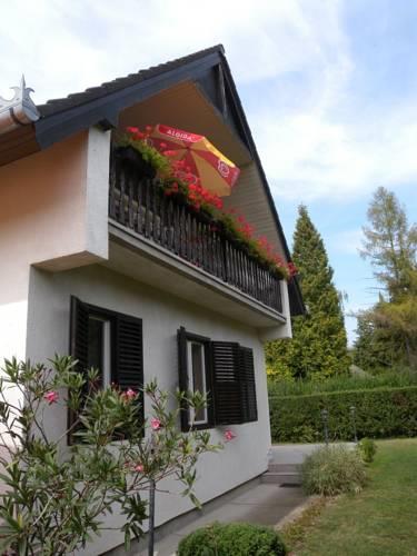 Апартаменты Apartment Balatonmariafurdo 24