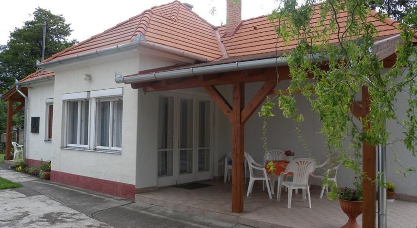 Апартаменты Apartment Balatonmariafurdo 25