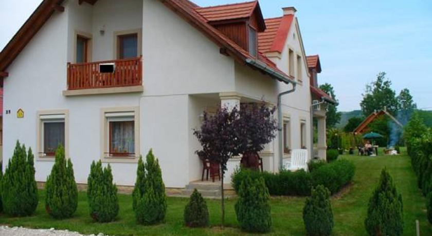Апартаменты Napraforgó Apartment Kehidakustány