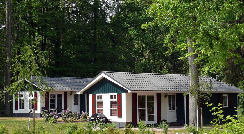 Вилла Two-Bedroom Villa Vierpersoons Chalet 1