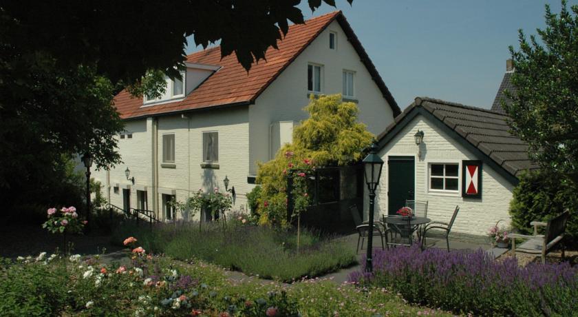 Мини-отель Walnut Lodge Bed & Breakfast