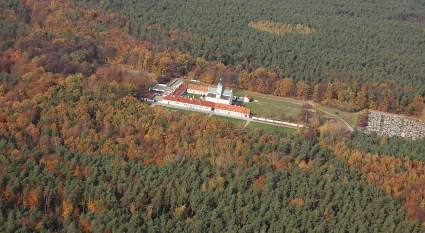 Отель Pustelnia Złotego Lasu
