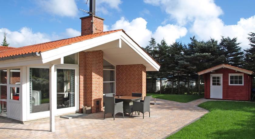 Апартаменты Holiday home Pøt F- 3570