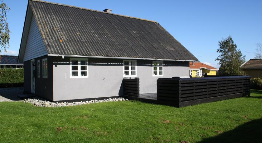 Апартаменты Holiday home Pøt A- 3565