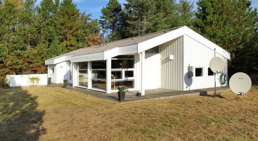 Апартаменты Holiday home Rugholm C- 3847