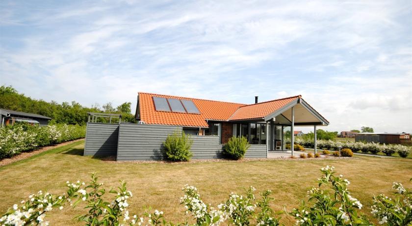 Апартаменты Holiday home Sivkrogen D- 3992