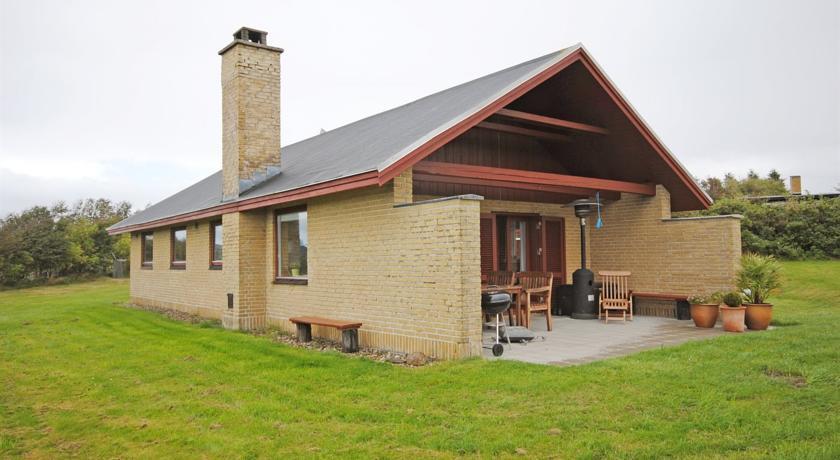 Апартаменты Holiday home Skov A- 4069
