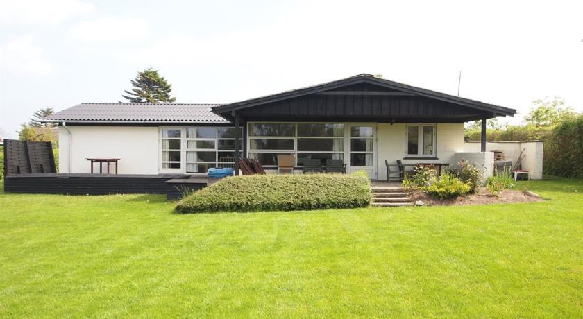 Апартаменты Holiday home Stokrosevej C- 4479