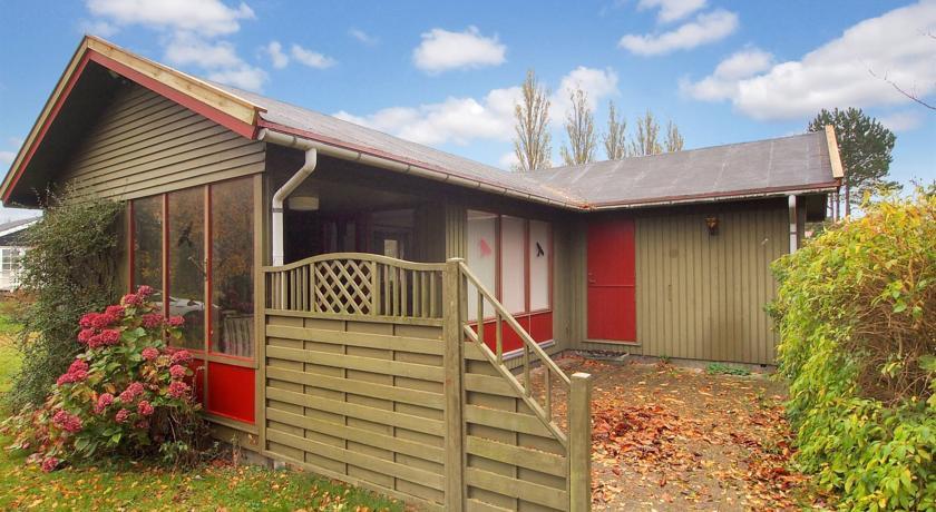 Апартаменты Holiday home Tjørnehegnet H- 4820