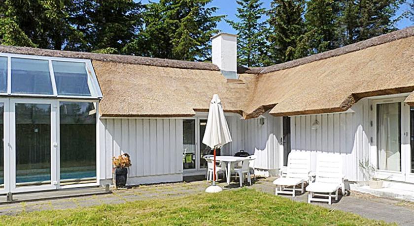 Апартаменты Holiday home Tulipanvej H- 4932