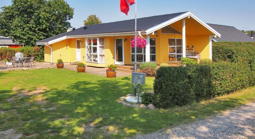 Апартаменты Holiday home Tværvej D- 4936