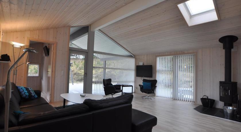 Апартаменты Holiday home Blaaervej Henne