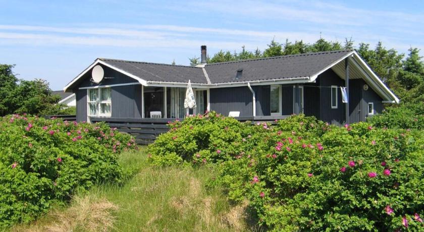 Апартаменты Holiday home Blaaervej Henne I