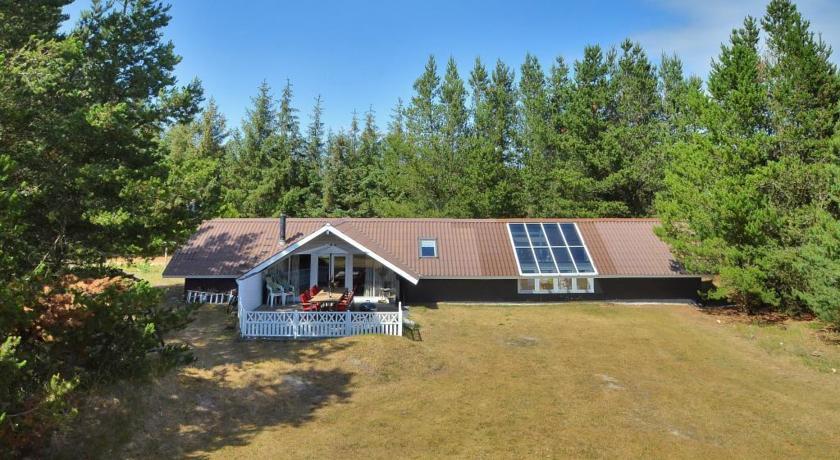 Апартаменты Holiday home Fyrrekrogen Houstrup