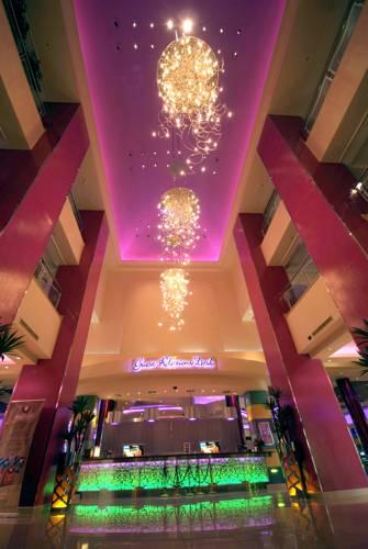 Отель Golden Horse Casino