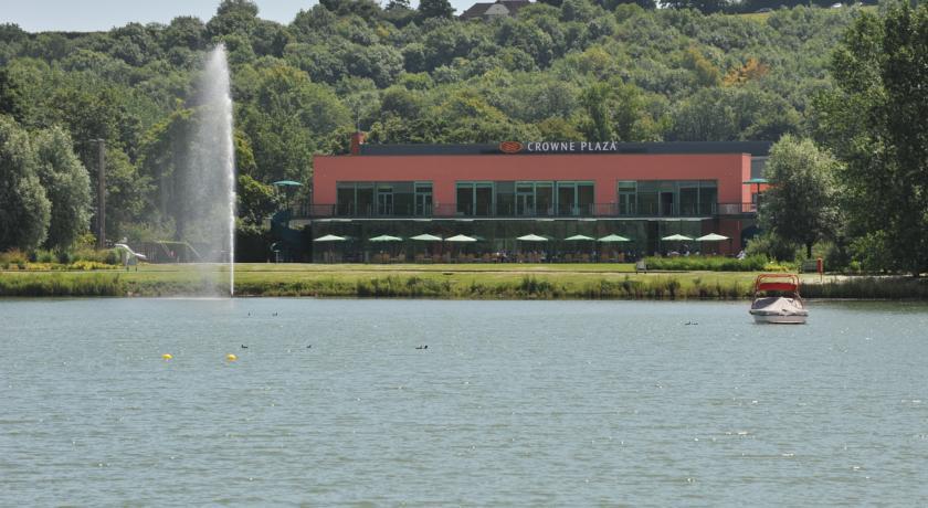 Отель Crowne Plaza Marlow