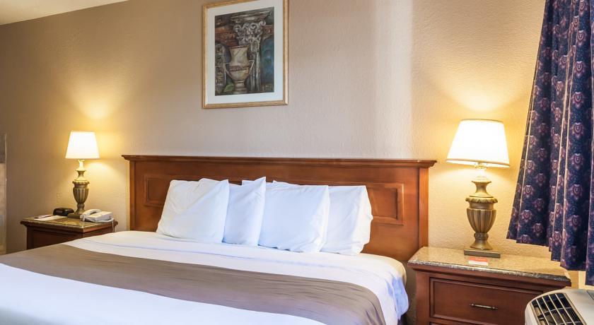 Отель Econo Lodge Phoenix Airport