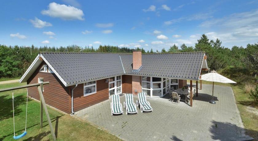 Апартаменты Holiday home Hedevang Houstrup with Sauna