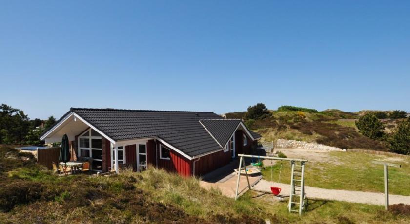 Апартаменты Holiday home Bjergfyrvej with Swing