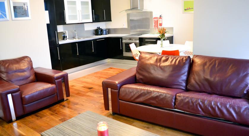 Отель Carrick Plaza Suites