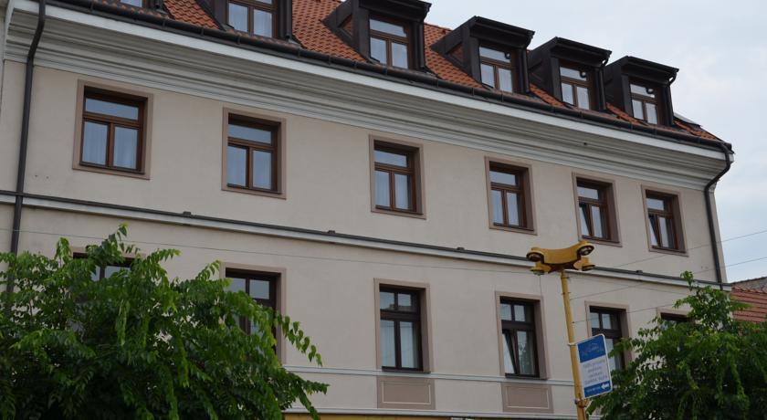 Отель Hotel Max Plaza