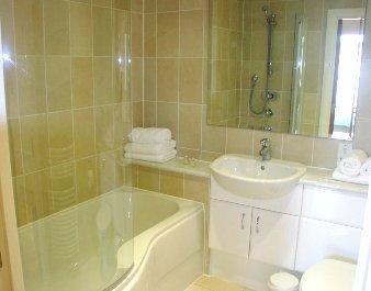 Апартаменты Roomspace Serviced Apartments - Thames Edge